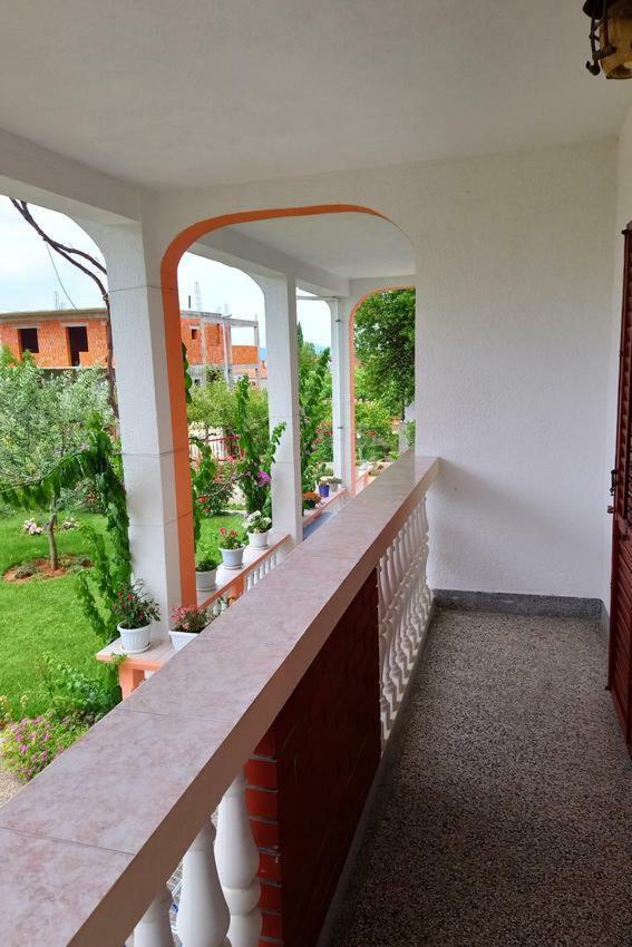 Apartmani Nimcevic Биоград на Мору Екстериор снимка