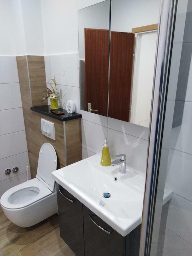 Apartmani Nimcevic Биоград на Мору Екстериор снимка