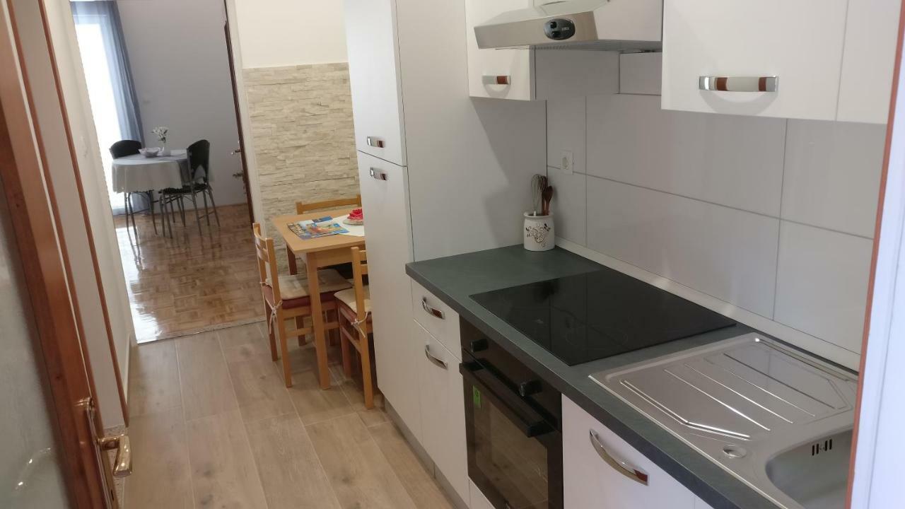 Apartmani Nimcevic Биоград на Мору Екстериор снимка